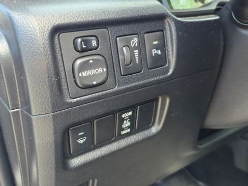 Used 2018 Toyota 4Runner SR5 image 19