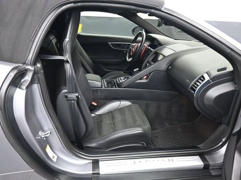 Used 2021 Jaguar F-TYPE Convertible image 30