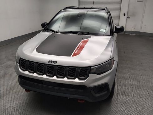 Used 2025 Jeep Compass Trailhawk w/ Trailer Tow Group AWD/4WD image 15