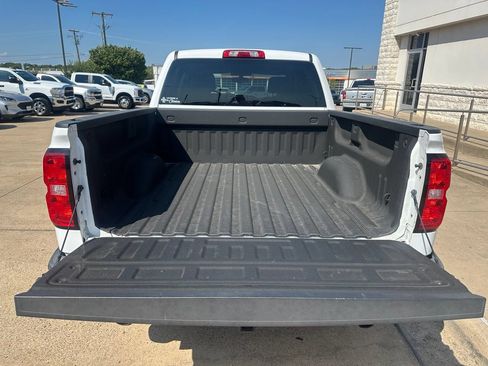Used 2018 Chevrolet Silverado 1500 LT w/ LT Fleet Convenience Package AWD/4WD image 10