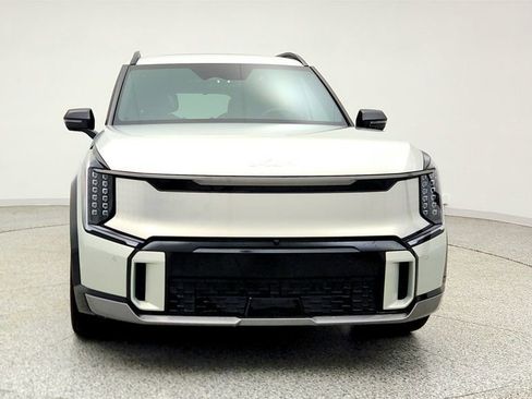 Used 2024 Kia EV9 GT-Line AWD/4WD image 2