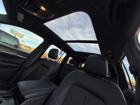 New 2025 Jeep Grand Cherokee Limited w/ Black Appearance Package image 20