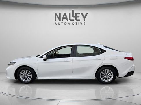 Used 2025 Toyota Camry LE image 2