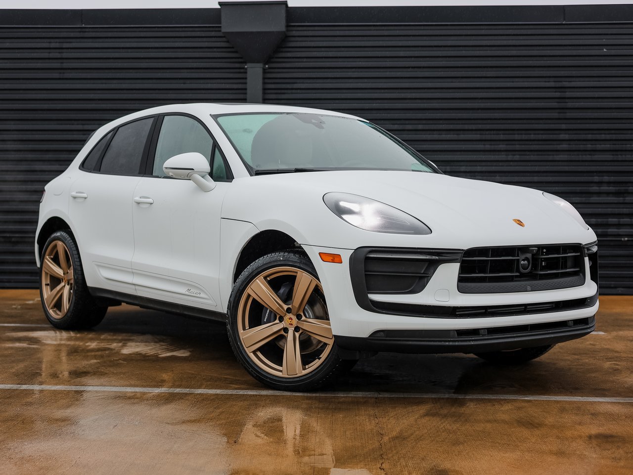 Certified 2026 Porsche Macan AWD/4WD image 9