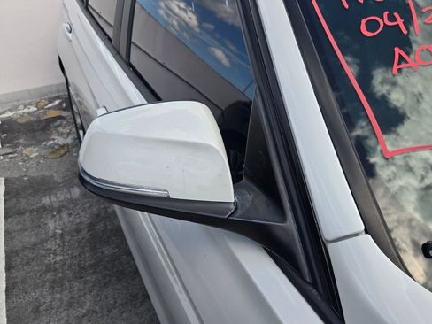 Used 2018 BMW 320i Sedan RWD image 9