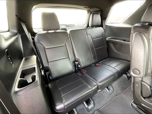 Used 2023 Chevrolet Traverse High Country image 30