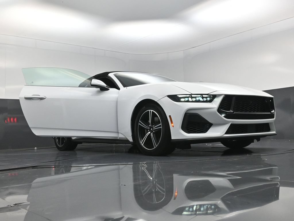 Used 2025 Ford Mustang Premium RWD image 26