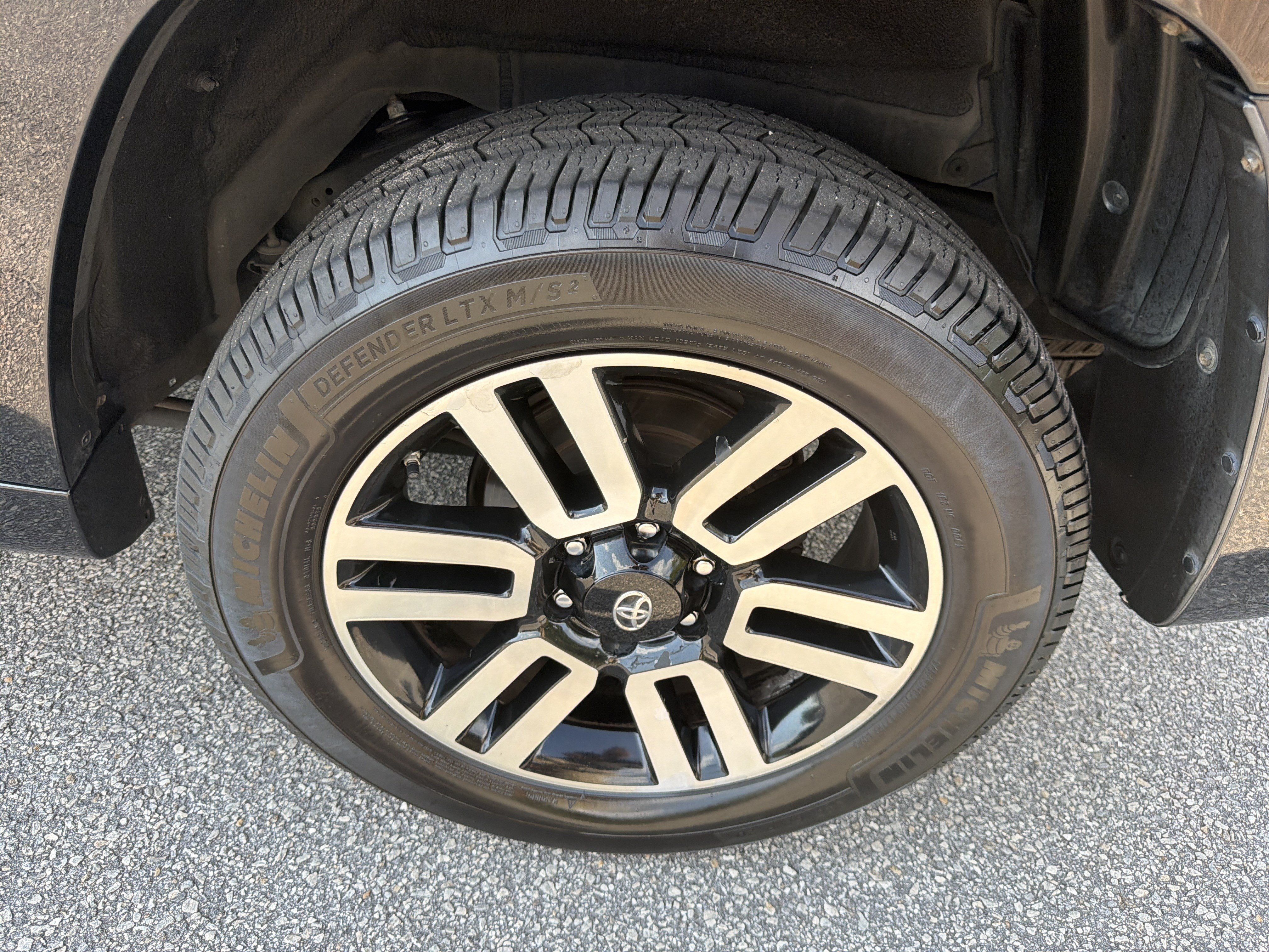 Used 2015 Toyota 4Runner Limited AWD/4WD image 29