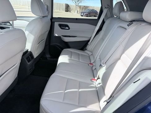 Certified 2022 Nissan Rogue SV w/ SV Premium Package image 19