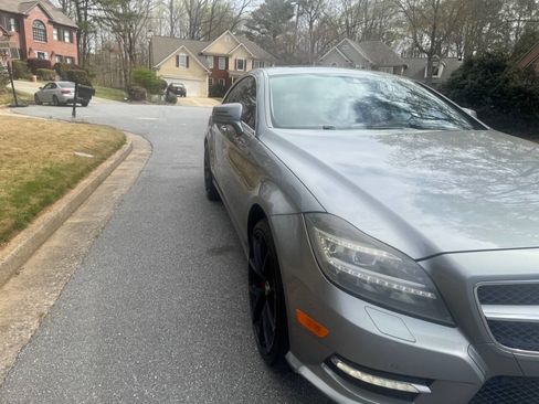 Used 2014 Mercedes-Benz CLS 550 w/ Premium 1 Package image 2