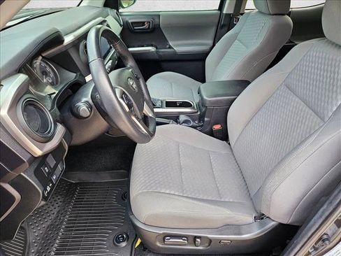 Used 2022 Toyota Tacoma SR5 image 15