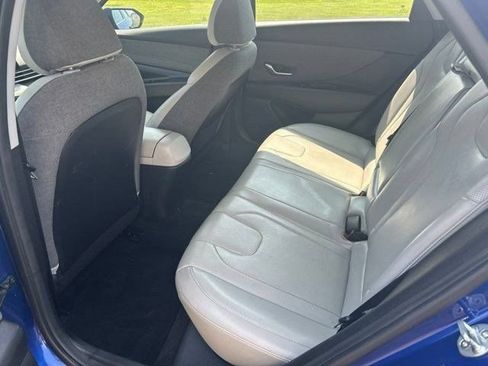 Used 2023 Hyundai Elantra Limited FWD image 30