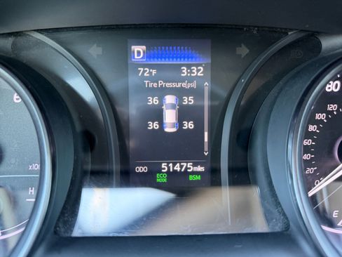 Used 2023 Toyota Camry SE image 2