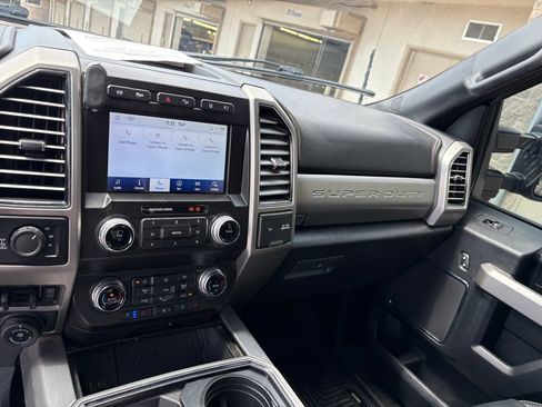 Used 2021 Ford F250 Platinum w/ FX4 Off-Road Package AWD/4WD image 23