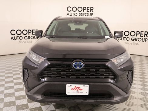 Used 2021 Toyota RAV4 LE AWD/4WD image 8