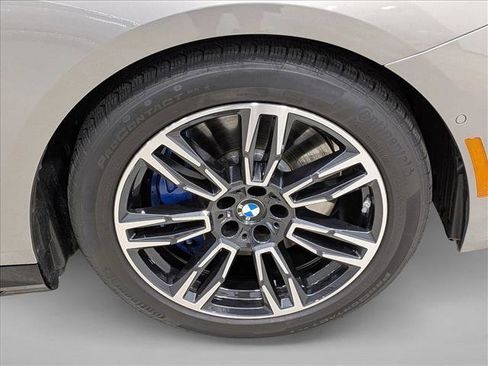 Used 2026 BMW 550e xDrive w/ Executive Package AWD/4WD image 25