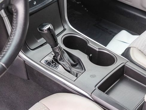 Used 2015 Toyota Camry SE FWD image 26