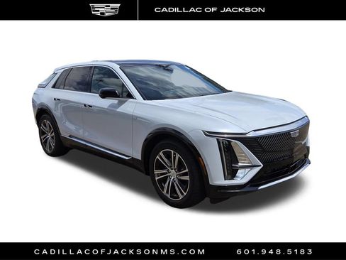 New 2026 Cadillac Lyriq Luxury RWD image 15