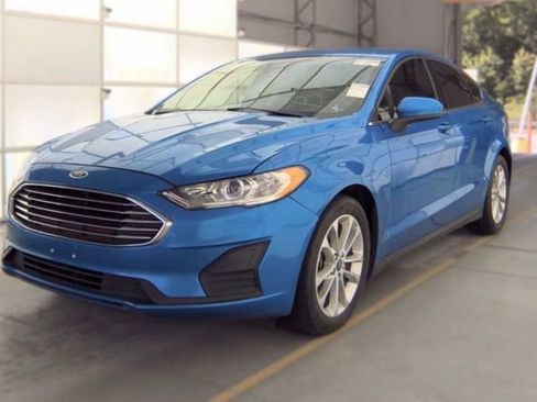 Used 2019 Ford Fusion SE FWD image 9