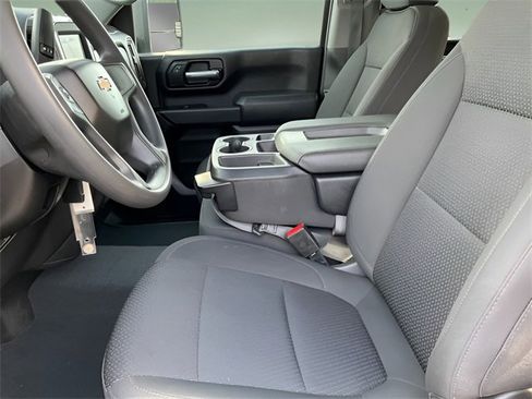 Used 2023 Chevrolet Silverado 2500 Custom w/ Custom Convenience Package image 5