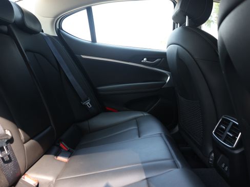 Used 2025 Genesis G70 2.5T RWD image 27