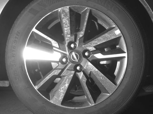 Used 2025 Nissan Versa SV image 12