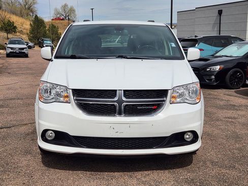 Used 2019 Dodge Grand Caravan SXT FWD image 2