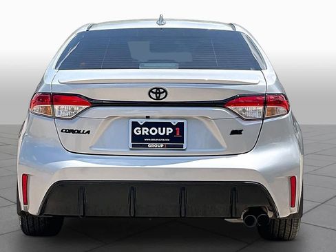 Used 2026 Toyota Corolla SE FWD image 4