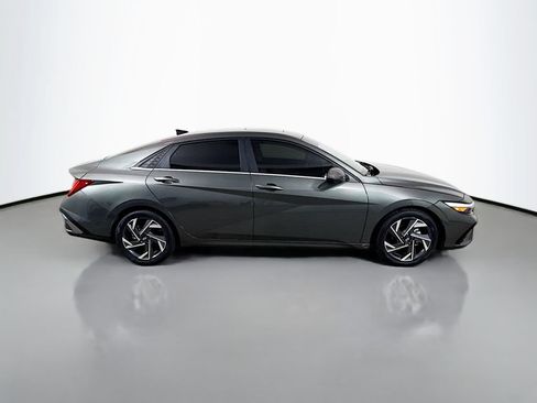 Used 2024 Hyundai Elantra Limited FWD image 8