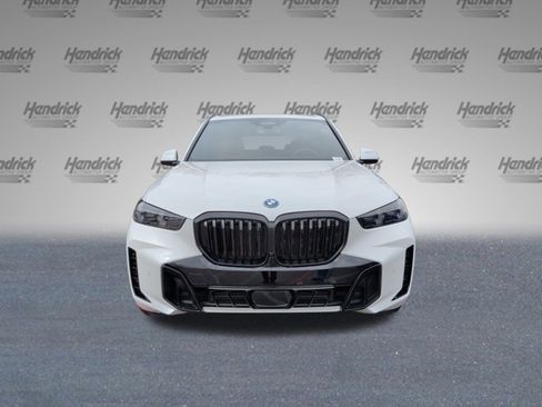 New 2026 BMW X5 xDrive50e image 5