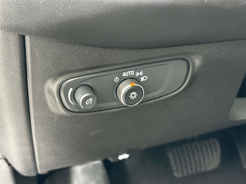 Used 2020 Chevrolet Equinox LS FWD image 14