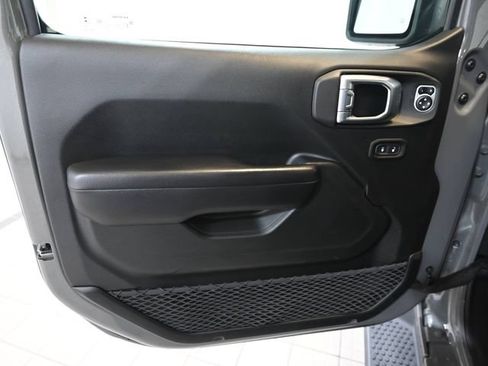 Used 2019 Jeep Wrangler Unlimited Sport S AWD/4WD image 25