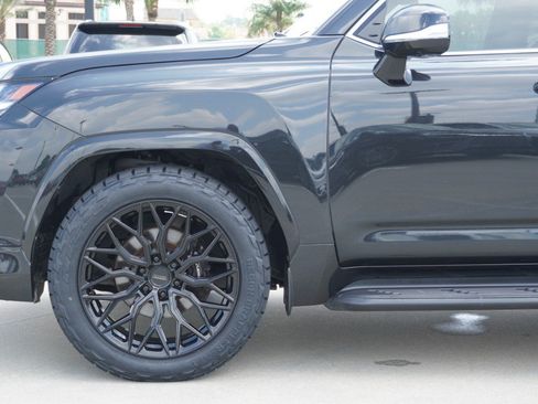 Used 2024 Lexus LX 600 4WD w/ Interior Upgrade Package image 10