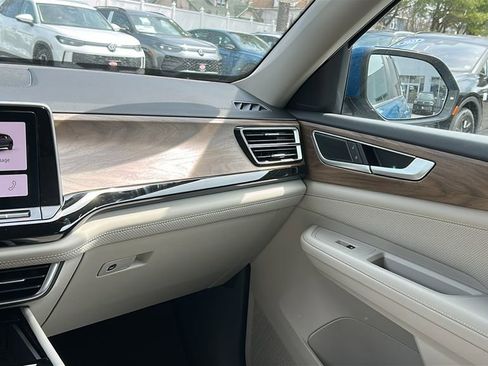 New 2025 Volkswagen Atlas SE AWD/4WD image 24
