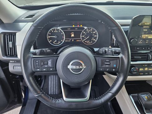 Used 2023 Nissan Pathfinder SL image 15