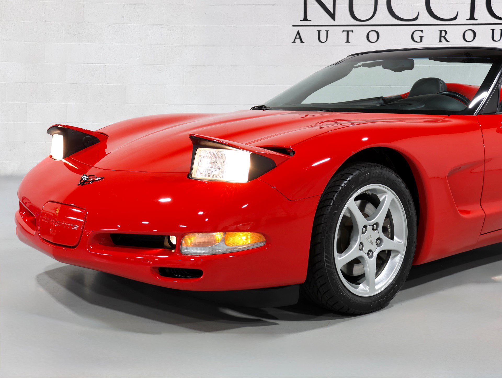 Used 2004 Chevrolet Corvette Convertible w/ Preferred Equipment Group RWD image 24