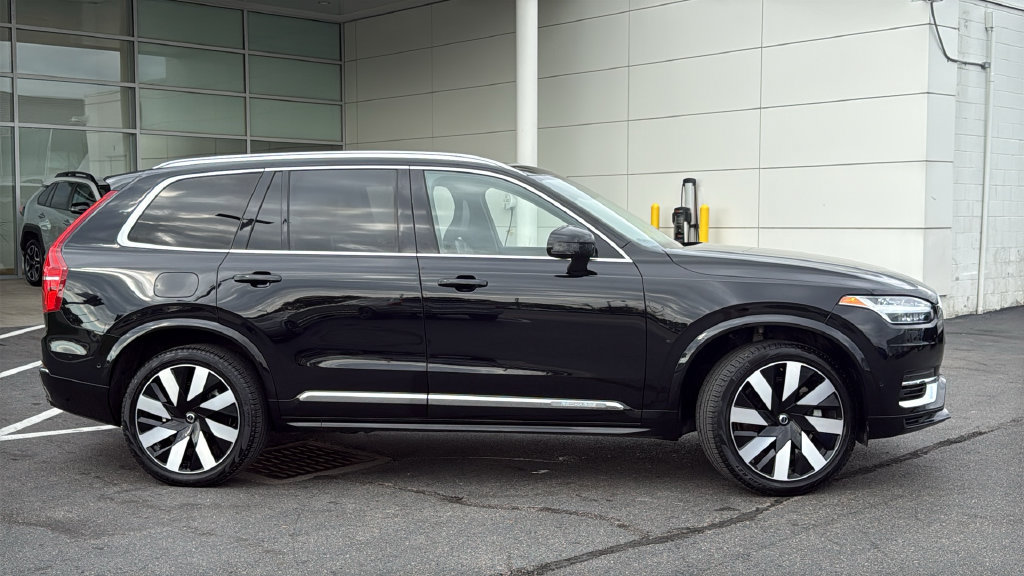 Certified 2024 Volvo XC90 T8 Ultimate AWD/4WD image 3