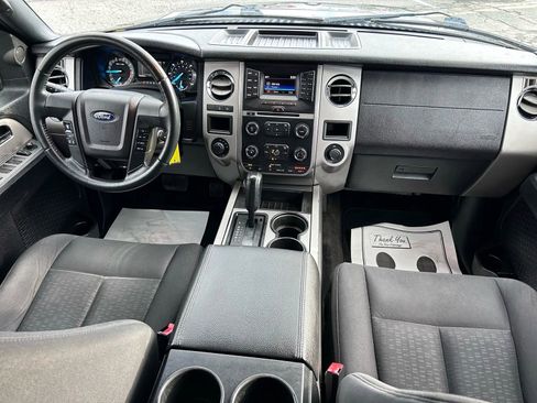 Used 2017 Ford Expedition XLT image 15