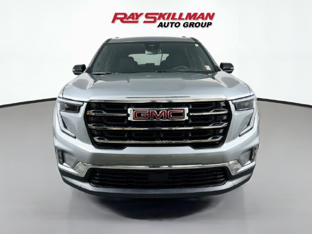 Used 2024 GMC Acadia Elevation w/ Luxury Package FWD image 2