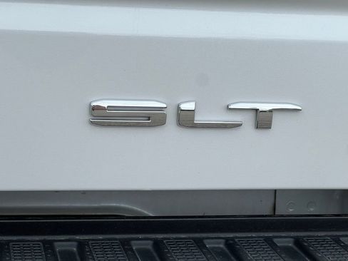 Used 2023 GMC Sierra 1500 SLT w/ SLT Convenience Package AWD/4WD image 18