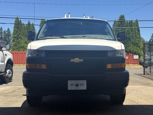 Used 2020 Chevrolet Express 2500 w/ Driver Convenience Package RWD image 3