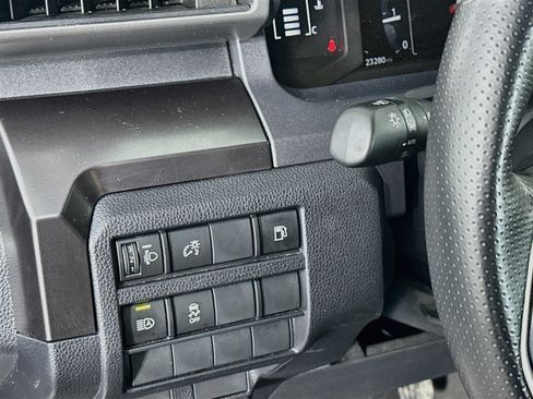 Used 2025 Toyota 4Runner SR5 AWD/4WD image 17