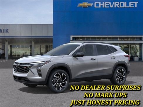 New 2026 Chevrolet Trax RS w/ Sunroof Package image 2