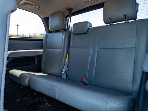 Used 2016 Toyota Sequoia SR5 AWD/4WD image 19