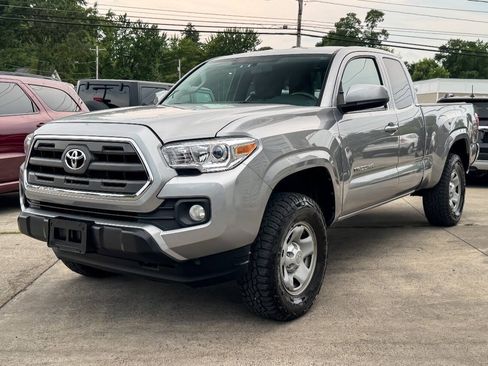 Used 2016 Toyota Tacoma SR5 w/ Towing Package AWD/4WD image 7