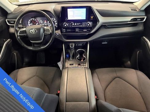 Used 2023 Toyota Highlander FWD image 13