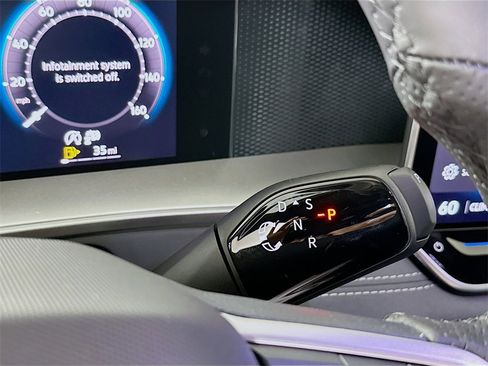 New 2025 Volkswagen Tiguan SE R-Line image 22