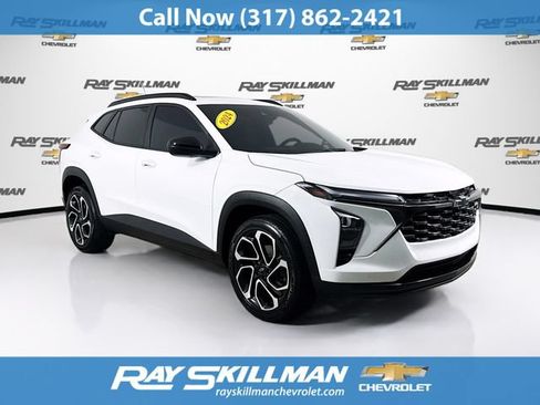 Used 2024 Chevrolet Trax RS w/ Sunroof Package FWD image 1