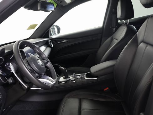 Used 2022 Alfa Romeo Stelvio Sprint image 18
