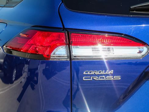 Used 2024 Toyota Corolla Cross LE image 9